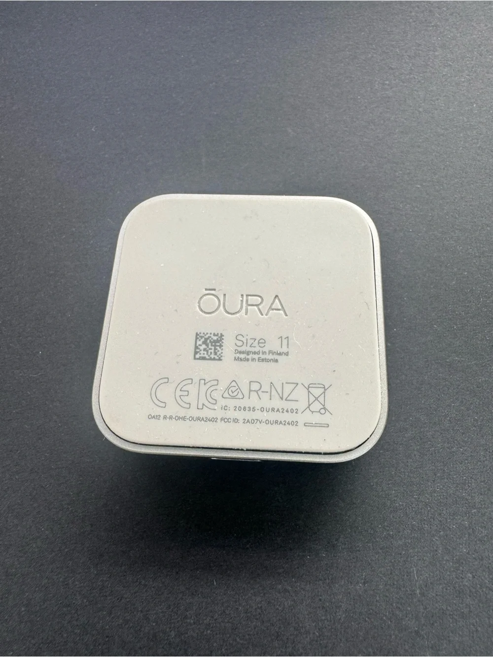Oura Silver White Ring Charging Dock